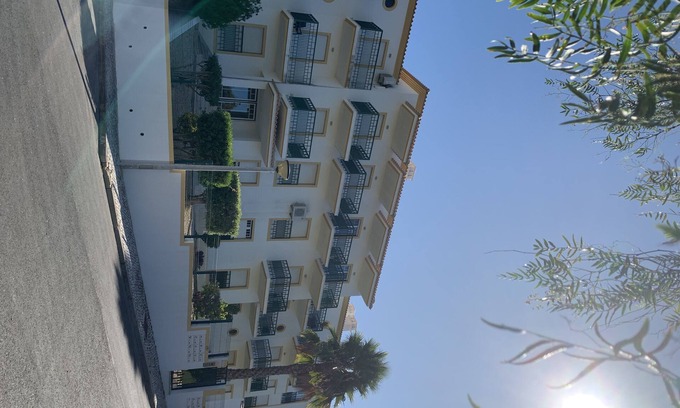 Gale Apartment | Penthouse Apartment 7 minute walk to the best Beaches