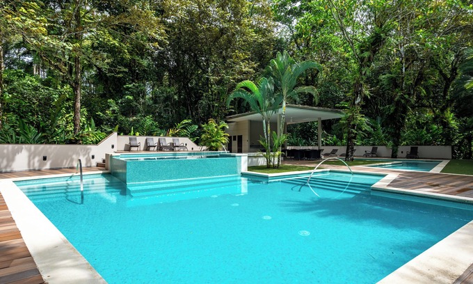 Ballena Condo | Penthouse Beachfront Condo-Safe-Sleeps 8