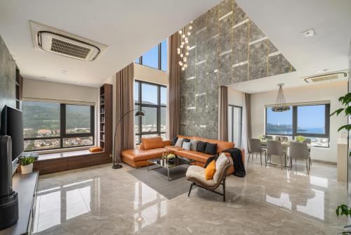 Son Tra Apartment | Penthouse Duplex 4 bedrooms Ocean View, Rooftop Pool