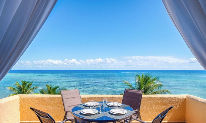 Akumal Condo | Penthouse perfection! Spectacular view of the ocean, perfect for a couple!