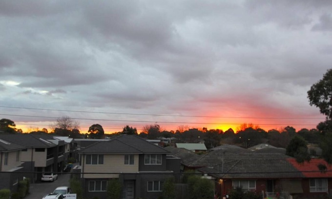 Heidelberg Heights Apartment | Penthouse, top level, open plan, quiet, clean, lge balcony, near Hospitals & Uni