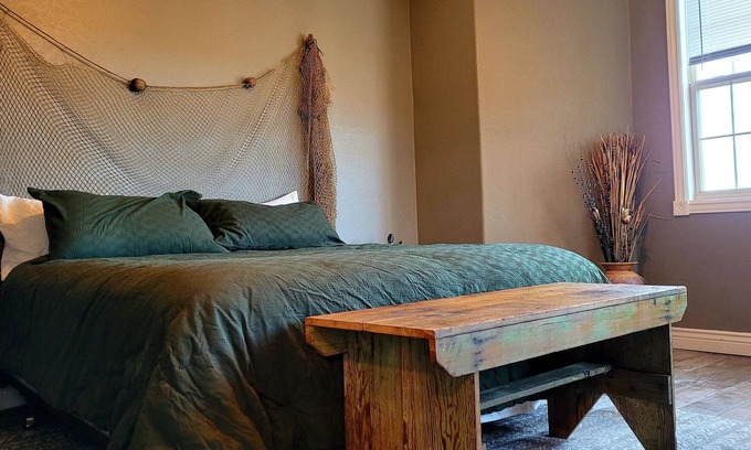 Indian Point Condo | Penthouse w/Lake View & private deck- next to SDC