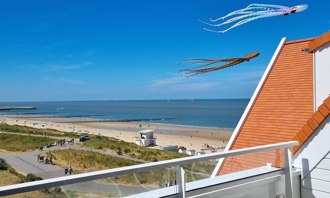 Cadzand-Bad Apartment | Penthouse "Windkracht 10 " at the beach of Cadzand with indoor pool!