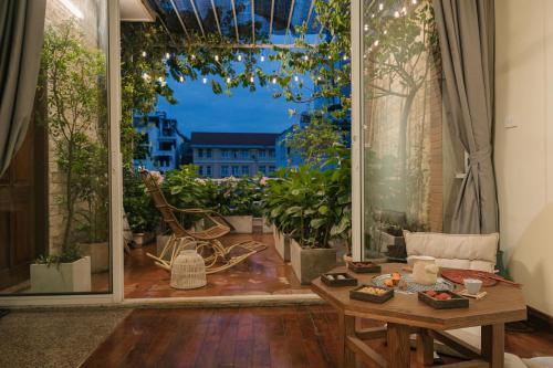 Truc Bach House | Pentstudio with Garden, City view 5mins to Old Quater