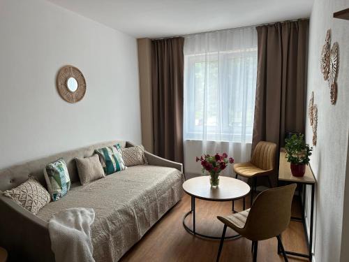 Hnusta House | Penzión Kocka