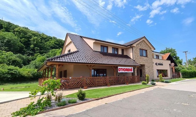 Trencianske Bohuslavice House | Penzion pod Tureckom
