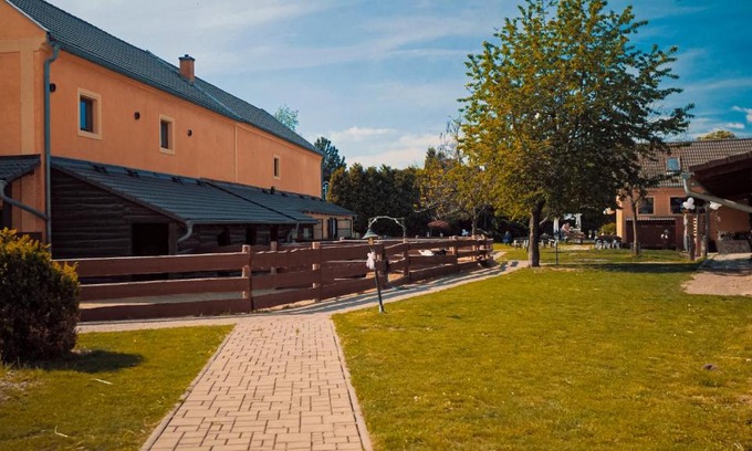Branany House | Penzion Selský dvůr Braňany