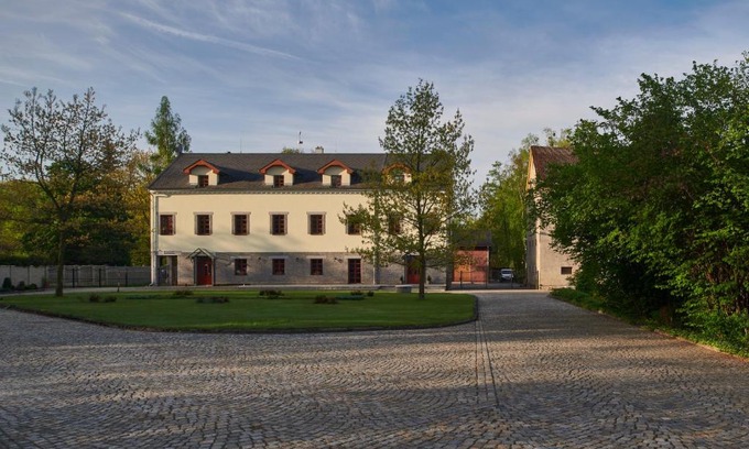 Hlucin House | Penzion Velký mlýn