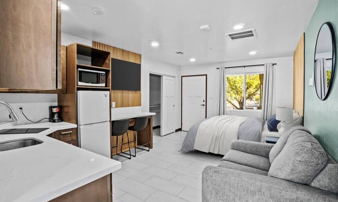 Safford Apartment | Peppertree Studios D2
