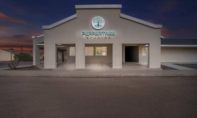 Safford Apartment | Peppertree Studios Su