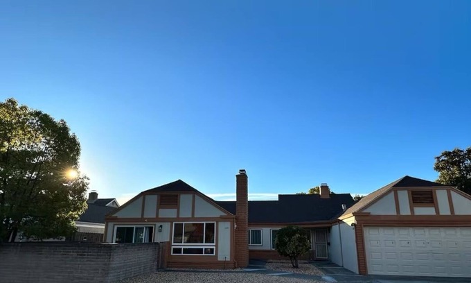 Walnut Creek House | Perfect 2-bedroom house with AC in Walnut Creek
