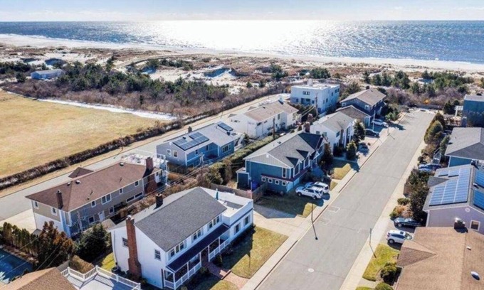 Lido Beach House | Perfect 4-Bedroom House Steps to Beach in Lido Beach, NY