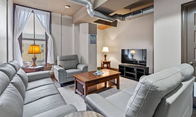 Downtown Syracuse Apartment | Perfect Blend of Convenience & Comfort in the heart of Syracuse NY