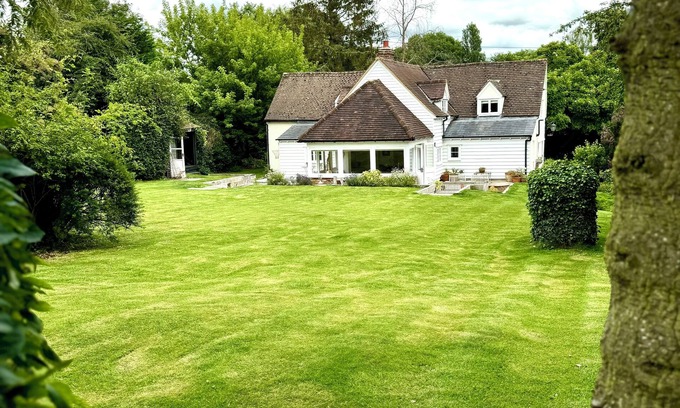 Fyfield Cottage | Perfect Countryside Cottage