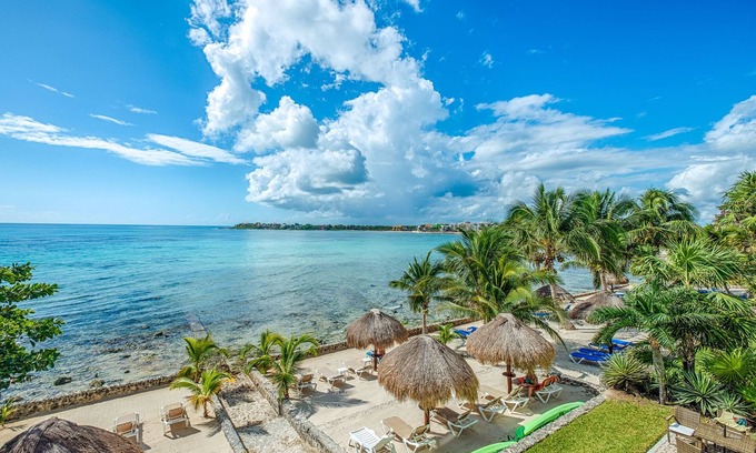 Akumal Condo | Perfect for a couple to enjoy the breathtaking views of the Caribbean!