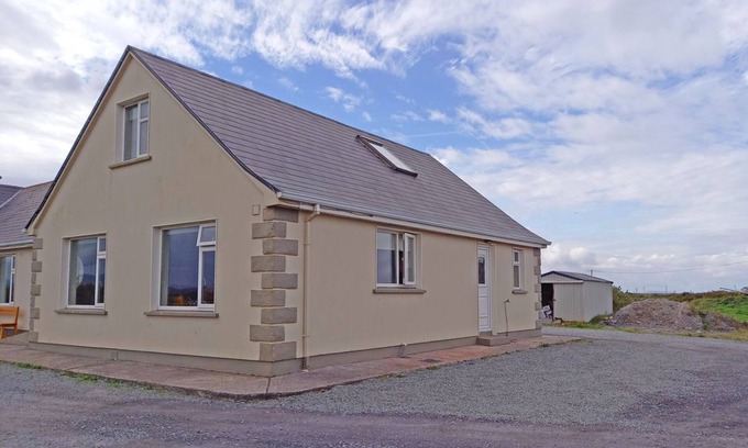 The Whitford House Hotel Apartment | Perfect for visiting beaches & Louisburgh