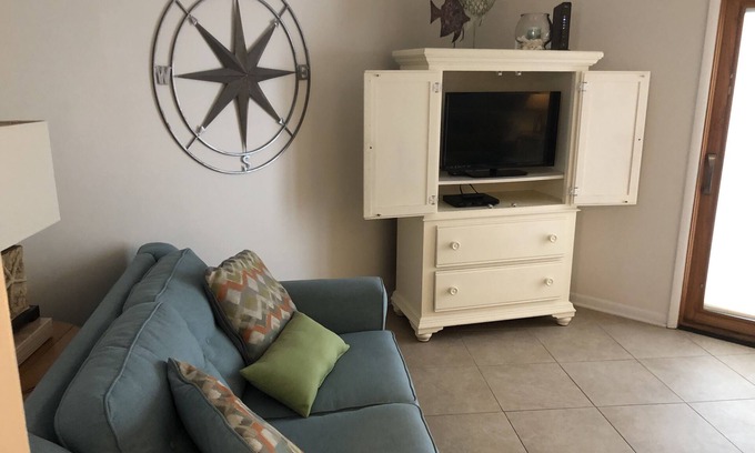 Saint Simons Island Condo | Perfect Getaway. Great South Island Location, Close to Beaches and Village.