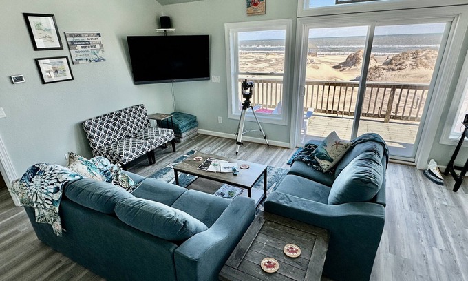 Corolla House | Perfect Getaway on a Limited Access Beach with Wild Horses!