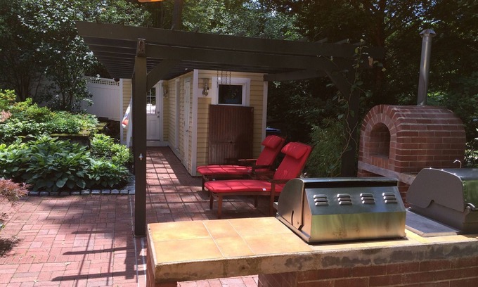 Newton Center Apartment | Perfect location, beautiful settting. THIRD PARTY PAYMENTS ARE NOT ACCEPTED