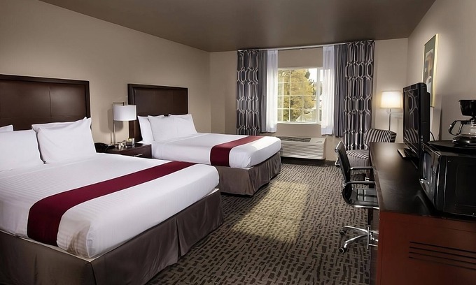Pullman Hotel | Perfect Location for Vacation! Gorgeous Room w/Free Breakfast, Free Parking
