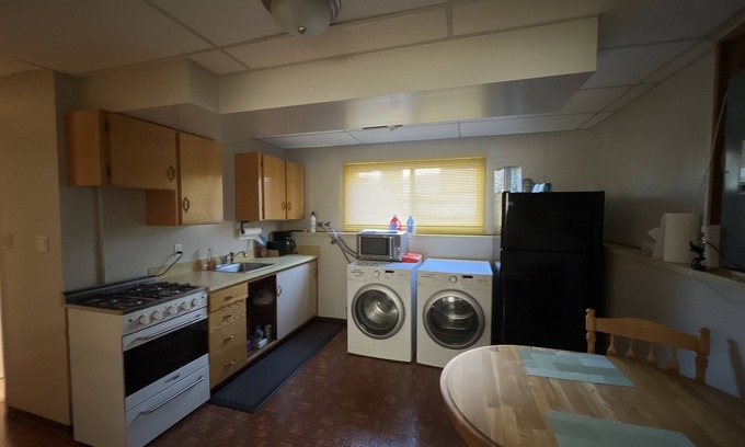 Wetaskiwin House | Perfect place to be away from big city yet close and close to Edmonton airport