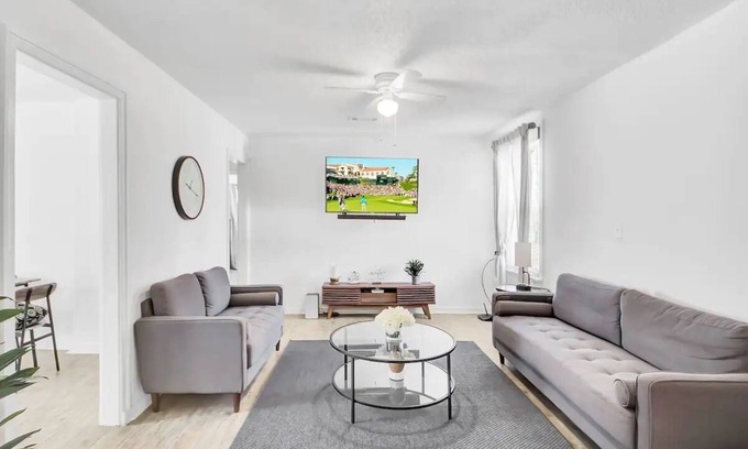 Pine Bluff House | Perfect Private Getaway in Beautiful Pine Bluff!