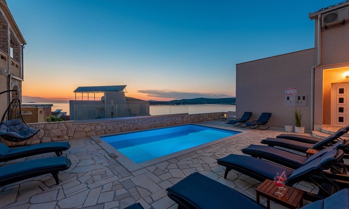 Razanj Apartment | "Perfect runaway" in quiet bay with sea view and heated pool -app for4- Mona 4nn