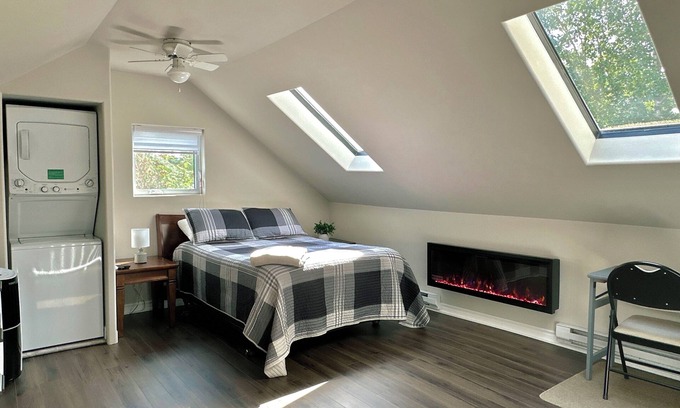 Pasadena Apartment | Perfectly Centered, Close to everything the West Coast has to offer!