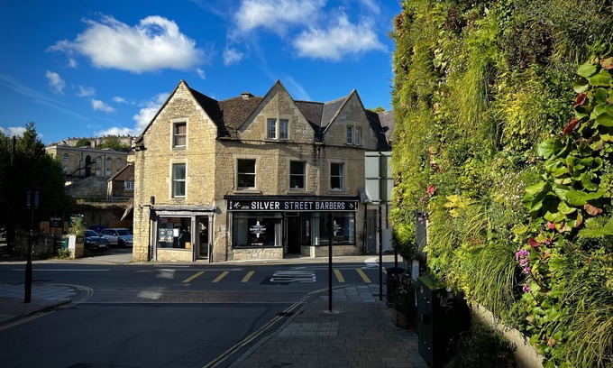 Bradford-on-Avon Apartment | Period apartment, great views, in heart of historic town.