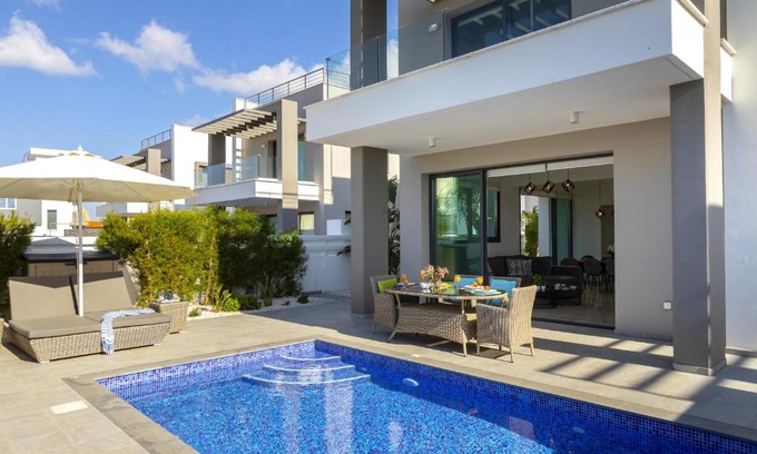 Pernera Villa | Pernera Beach Villa