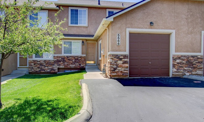Rustic Hills House | Pet Friendly-10 min to Peterson AFB-Pool Table