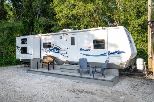 Miller Beach House | Pet-Friendly 2BR Camper with Fire Pit Grill