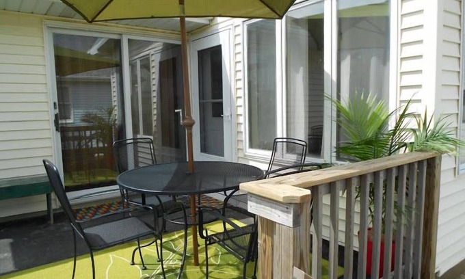 Dewey Beach House | Pet friendly 3rd house back from ocean.