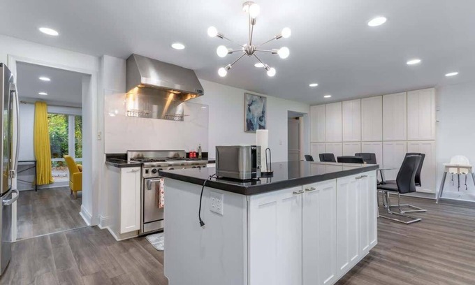 Sammamish House | Pet-Friendly 4BR Home, Huge Yard, Sleeps 12
