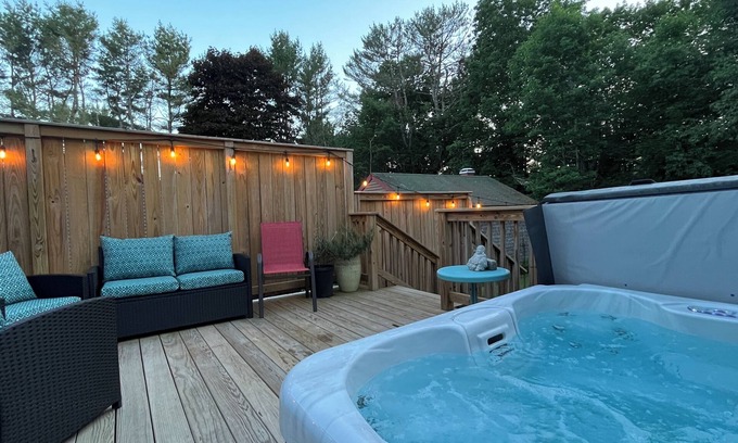 Bucksport House | Pet-friendly Bucksport gem with hot tub! One hour to Acadia NP! Sleeps 8!
