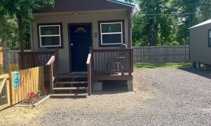 Plainview Cabin | Pet friendly cabin in quiet Plainview with WiFi, AC