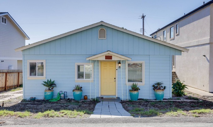 Cayucos House | Pet-Friendly Cayucos Home: Walk to Public Beach!