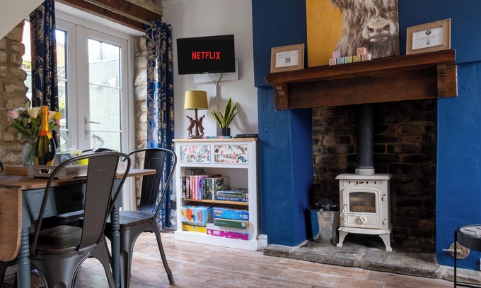 Stonehouse Cottage | Pet Friendly Cottage, Near Amenities with Log Fire