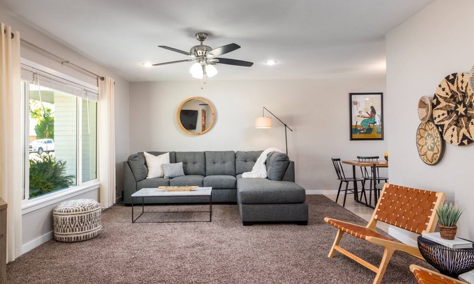 Tempe House | Pet Friendly, Heated pool $, BBQ, Poker Table