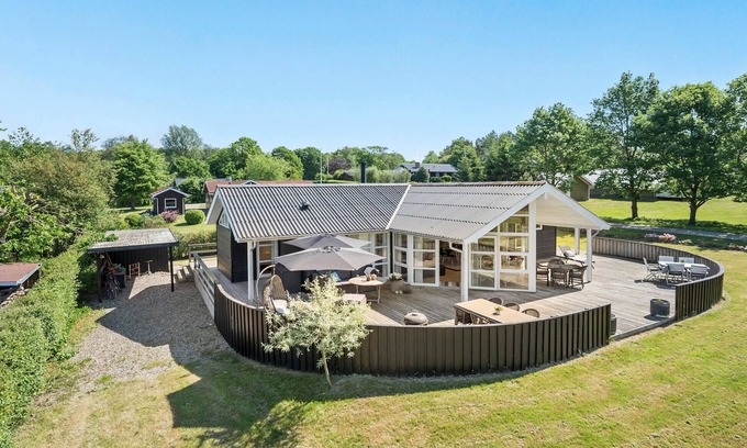 Hvalpsund House | Pet friendly home in Farsø with WiFi