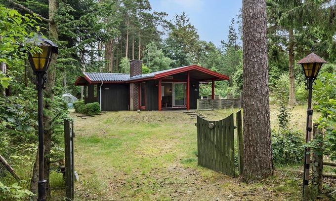 Ebdrup House | Pet friendly home in Kolind with WiFi
