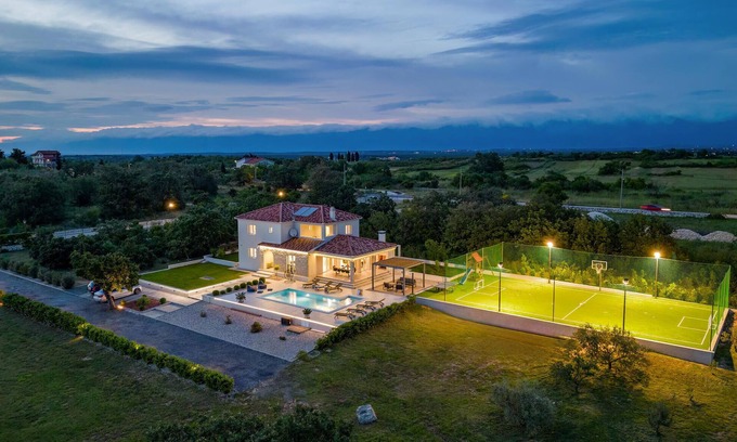 Murvica House | Pet friendly home in Murvica with WiFi