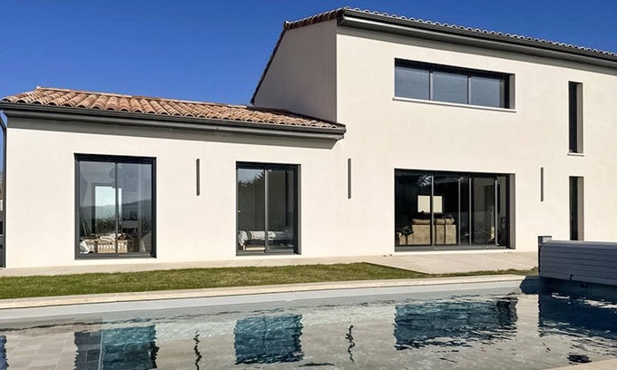 Valaurie House | Pet friendly home in Valaurie with WiFi