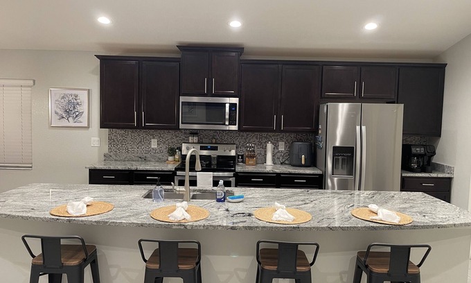 Winter Haven House | Pet Friendly Home 2 Miles from Legoland/Peppa Pig Water Park - Privately Fenced