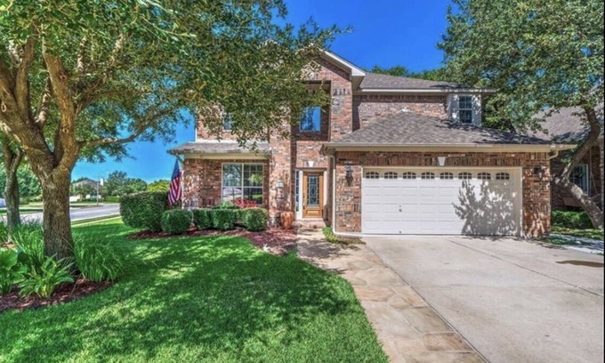 Deer Creek Ranch House | Pet Friendly Home, w/Jacuzzi & PoolTable, High Ceilings, Sleeps 9