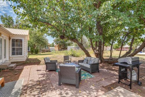 Crowell House | Pet Friendly Home with Yard and Grill in Crowell!