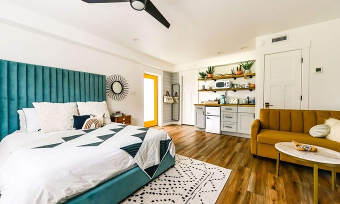 Kill Devil Hills Apartment | Pet friendly studio apartment. Minimal shedding dogs only.1 dog max.$25 pet fee