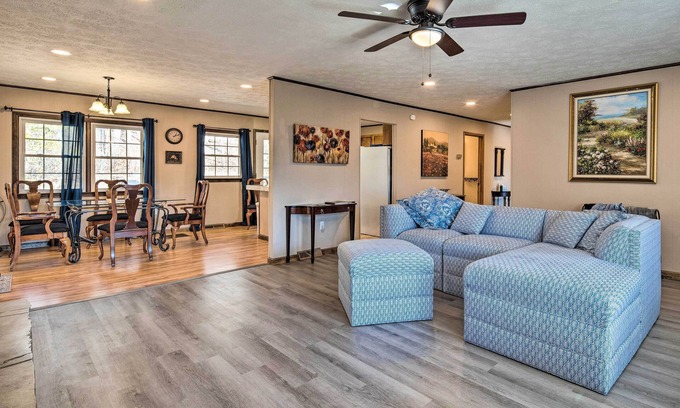 Saluda House | Pet-Friendly Saluda Home w/Mountain Views!