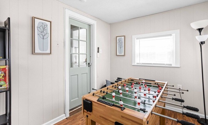 Indianapolis House | Pet Friendly | SoBro Bungalow in Indy