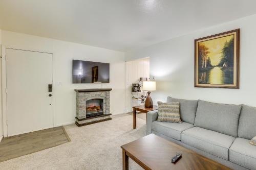 Sierra Tract House | Pet-Friendly South Lake Tahoe Home 2 Mi to Lake